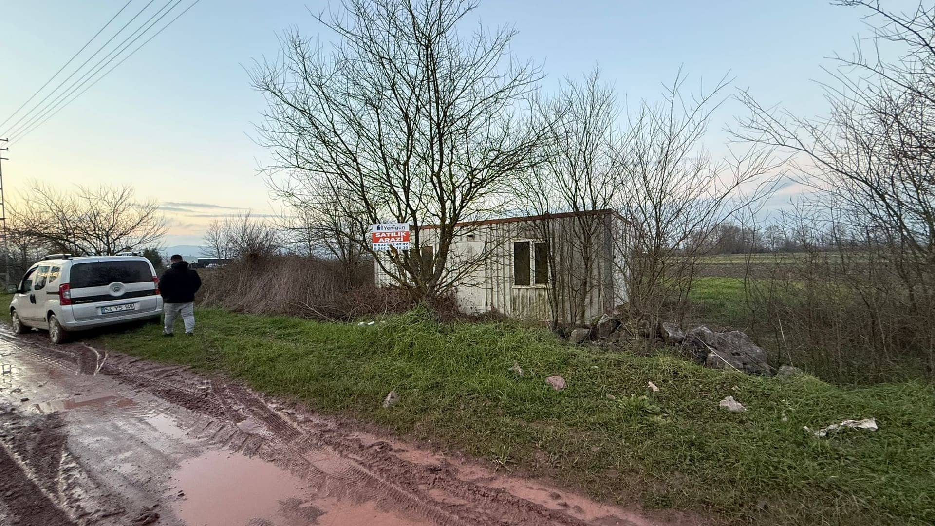SÖĞÜTLÜ'de 1.180m2 YATIRIMLIK TARLA