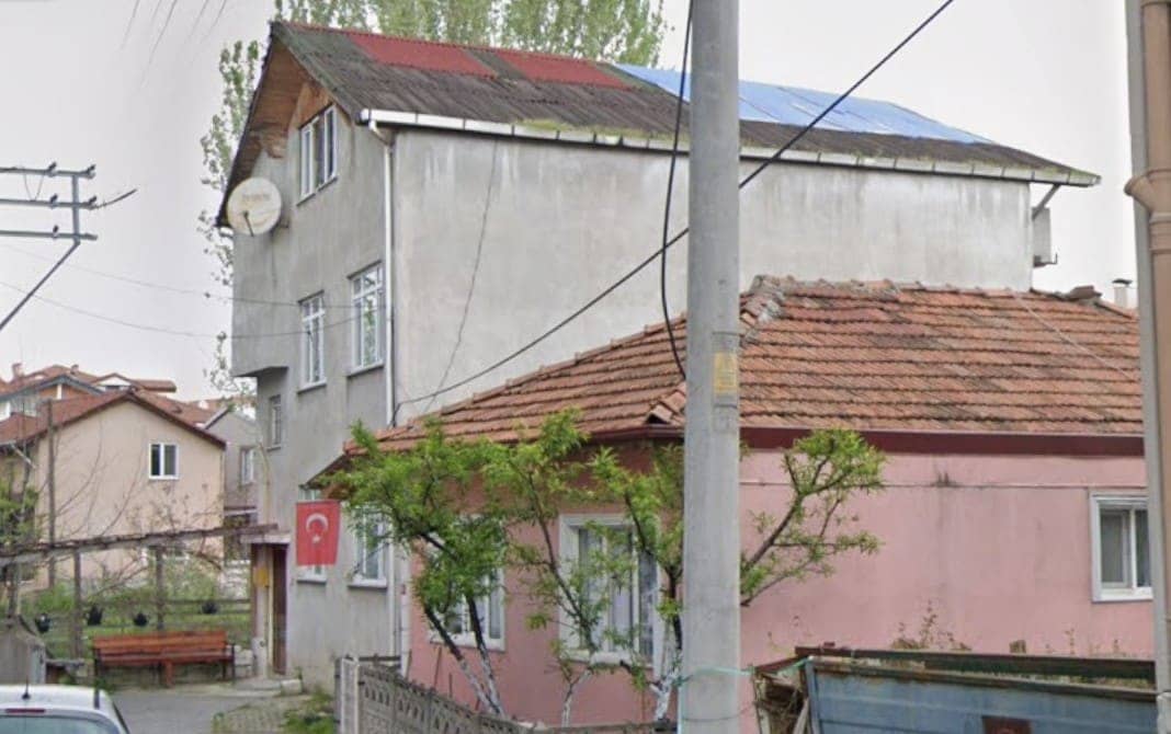 YENİGÜN MAHALLESİ SALKO CAMİ KARŞISI SATILIK MÜSTAKİL EV