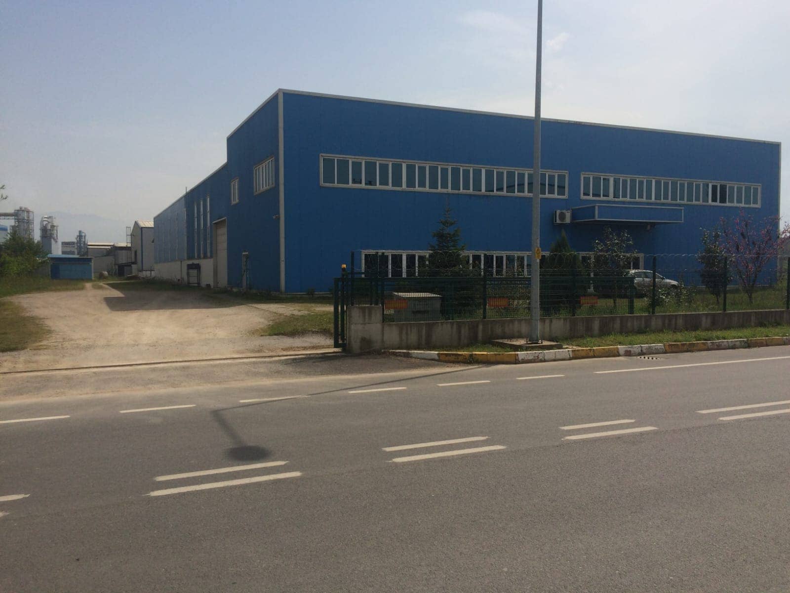 HENDEK ORGANİZE SANAYİ de SATILIK FABRİKA