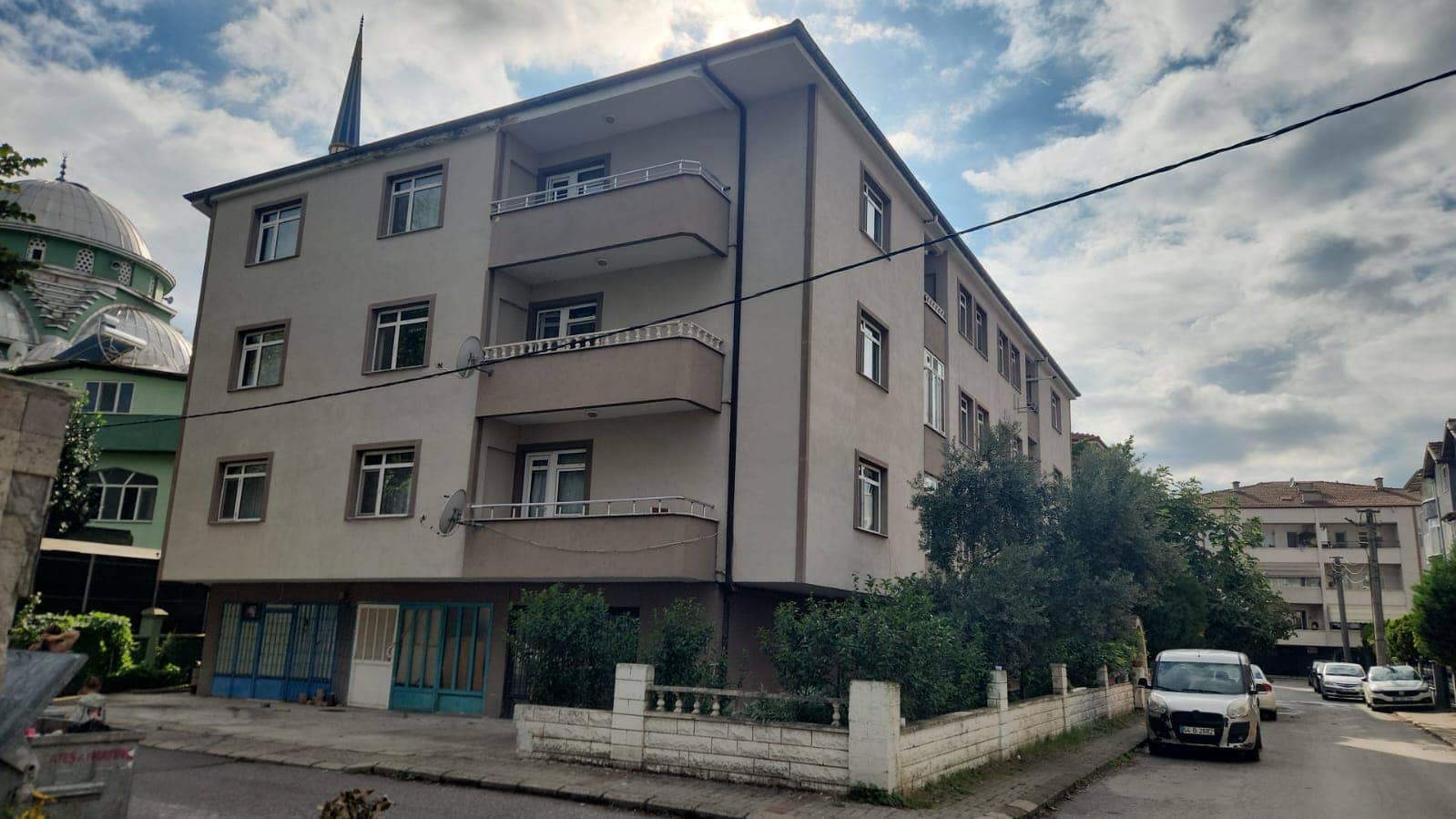 İSTİKLAL MAHALLESİ ÇARK CADDE ÇARK MESİRE ARKASI SATILIK DAİRE